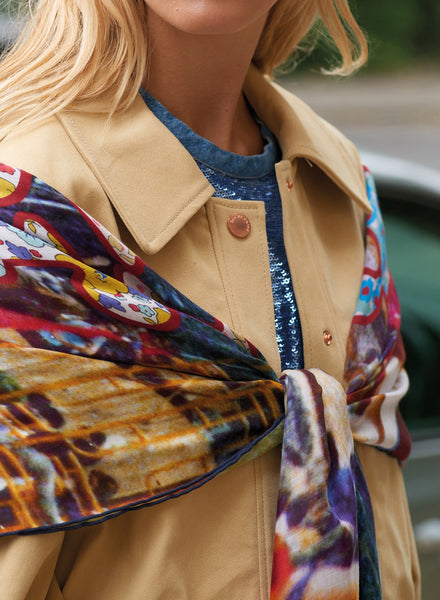 THE FREDDIE SQUARE - Multicoloured printed modal and cashmere scarf - model