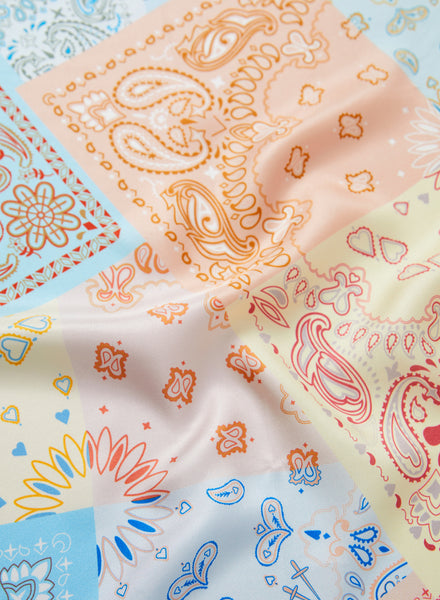 THE HANKIE NECKERCHIEF - Pastel multicolour printed silk twill scarf - detail