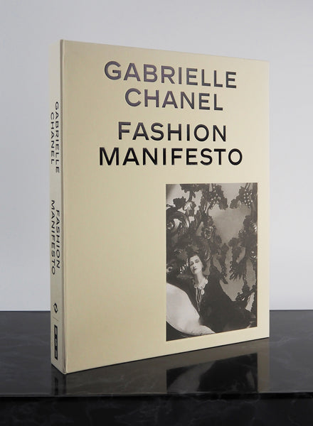 Gabrielle Chanel: Fashion Manifesto - Thames & Hudson - Cover