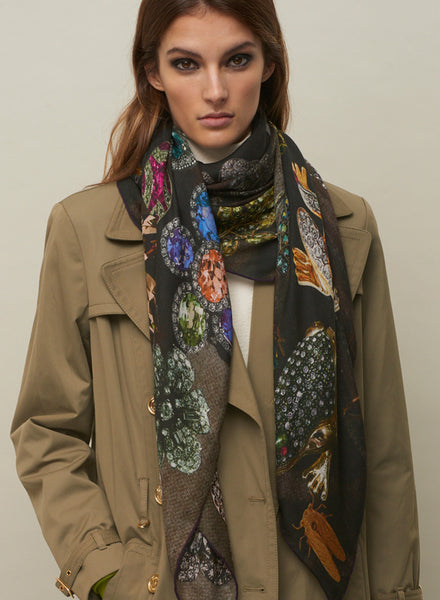 THE COLETTE SQUARE - Multicolour dark printed modal and cashmere scarf - model