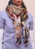 THE HIGHLANDER SQUARE - Multicolour printed modal cashmere scarf - model