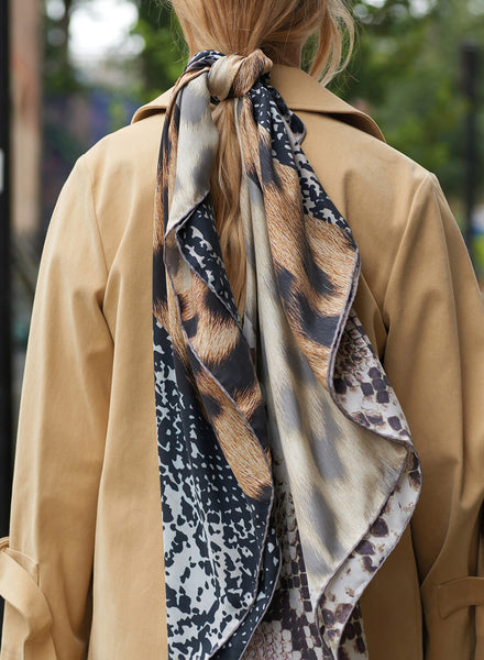 THE SAFARI SQUARE - Neutral printed washed silk scarf - model