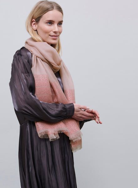 JANE CARR - THE TANGO SCARF - Pink pure cashmere scarf with pink metallic stripes - model