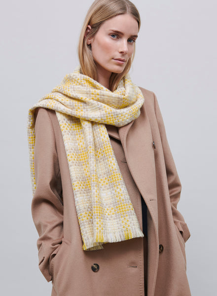 JANE CARR, THE PLAID SCARF - Yellow and neutral checked wool and cashmere scarf - model