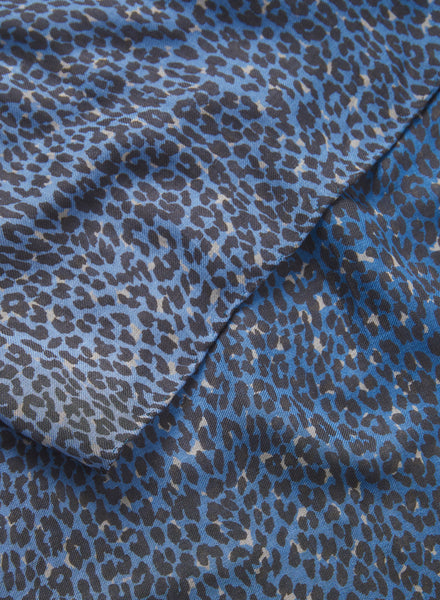 THE LEOPARD SQUARE - Blue and grey ombré printed modal and cashmere scarf - detail