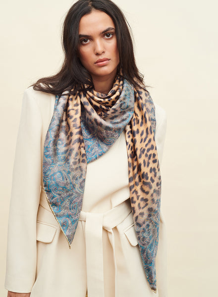 THE MEDINA SQUARE - Golden brown and turquoise printed silk twill scarf - model