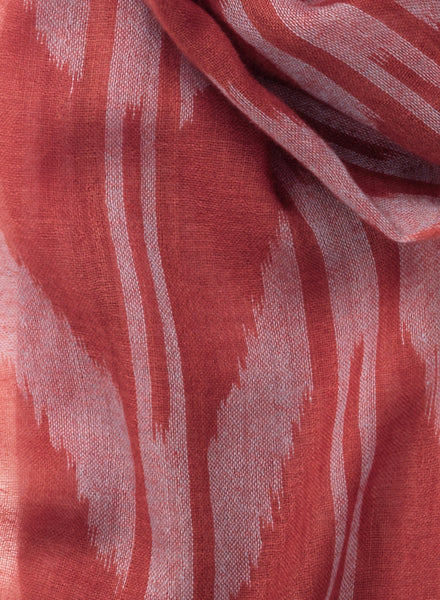 THE ZIG ZAG SCARF - Coral red two tone pure cashmere woven scarf - detail