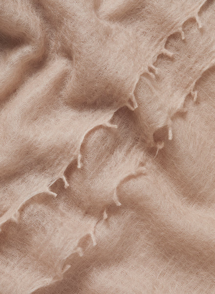 The Featherweight in Calamine, blush pink woven pure cashmere scarf - detail