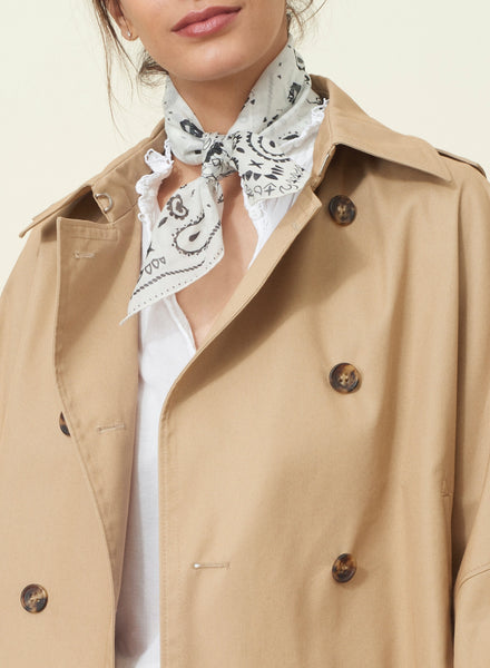 JANE CARR The Ranch Neckerchief in Bone, white printed cotton and silk-blend scarf – model