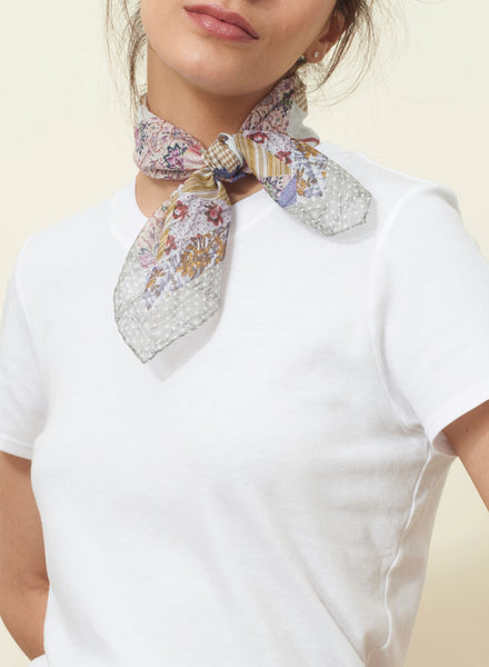JANE CARR The Prairie Neckerchief in Bellini, pink multicolour printed cotton and silk-blend scarf – model 1