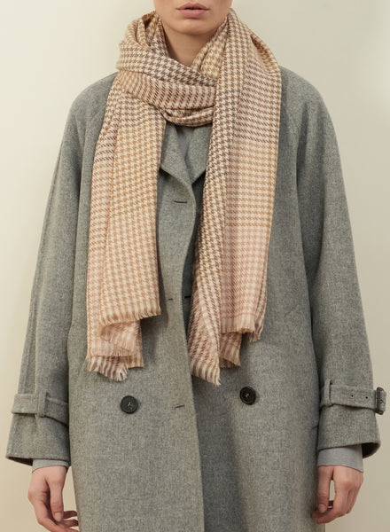 JANE CARR The Jenga Scarf in Blush, camel and pink checked lambswool scarf – model 1